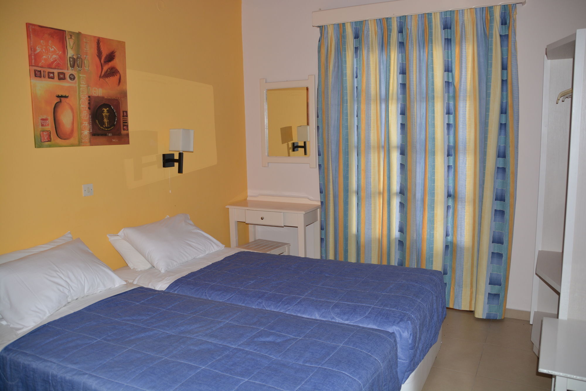 Aparthotel The Wave 5*